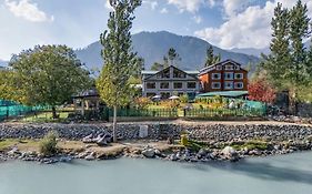 Hotel River View Resort